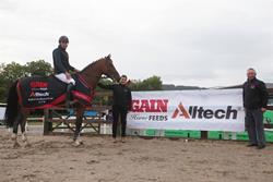Curran wings to victory in Gain/Alltech Autumn Grand Prix League opener